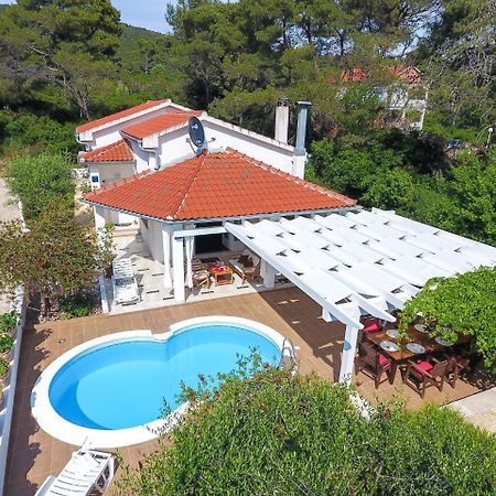 Spacious Holiday Home In Molat With Pool Brgulje Εξωτερικό φωτογραφία
